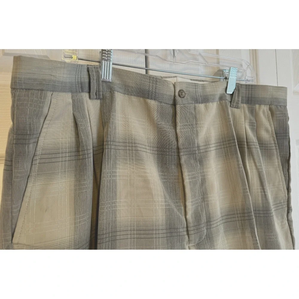 Virgola Uomo Beige & Gray Pleated Lined Shorts Cuffed Hem Men's Size 40 - Picture 2 of 6